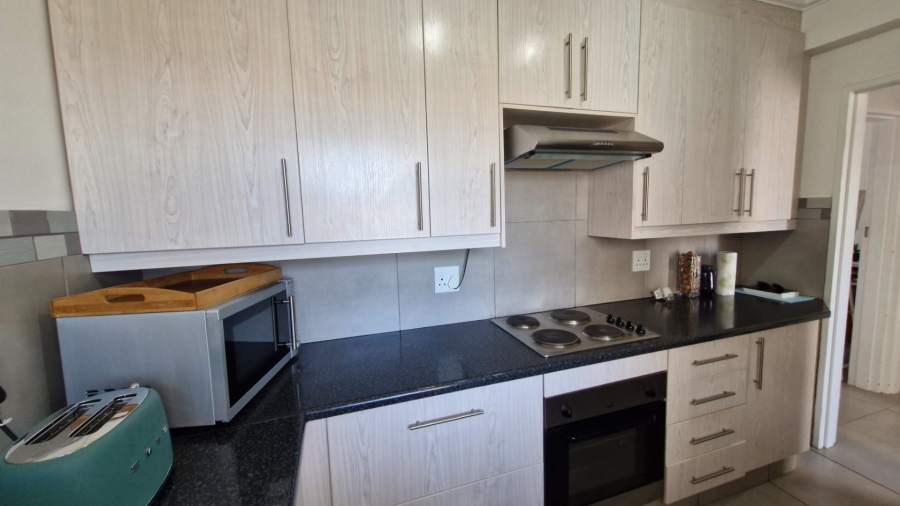 To Let 1 Bedroom Property for Rent in Fish Hoek Western Cape